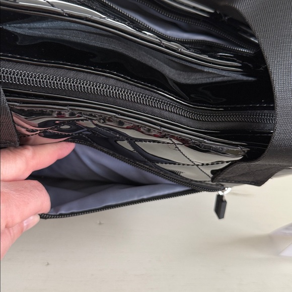 IHKWIP Quilted Carry Your Confidence Anti-Theft Tote Patent Black NWT - Picture 6 of 15